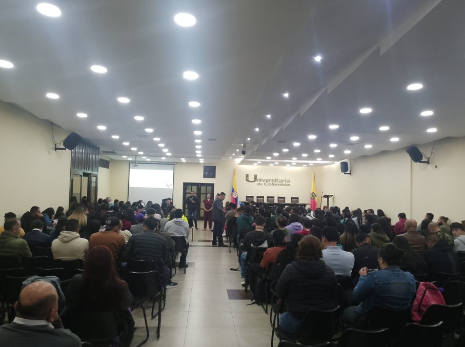 Prevención del riesgo cardiovascular – EMI realizada el 20 de mayo de 2025 - estudiantes y comunidad universitaria participando en la actividad