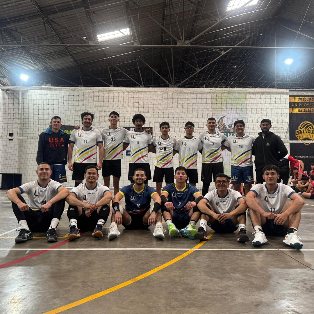 Equipo de Voleibol de la Institución - Masculino en acción durante entrenamiento o competencia