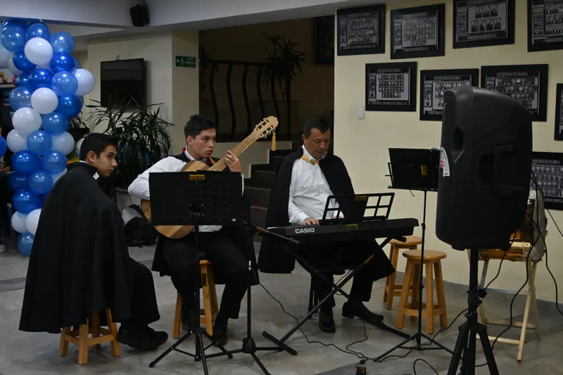 Actividad de Música - estudiantes participando en actividad cultural